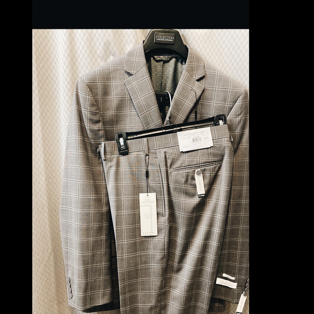 Michael Strahan Suit